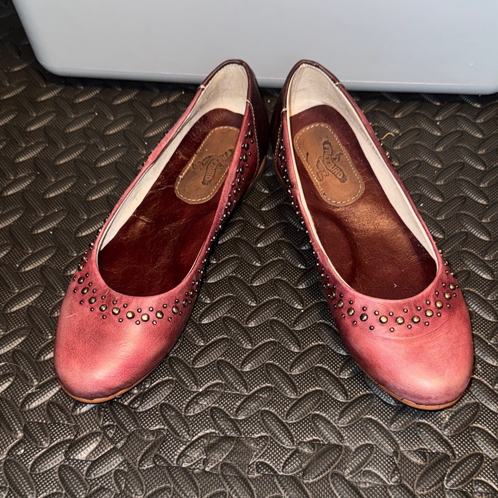 FreeBird Burgundy Blossom Flats